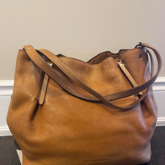 Burberry bag - Picture 1 of 7